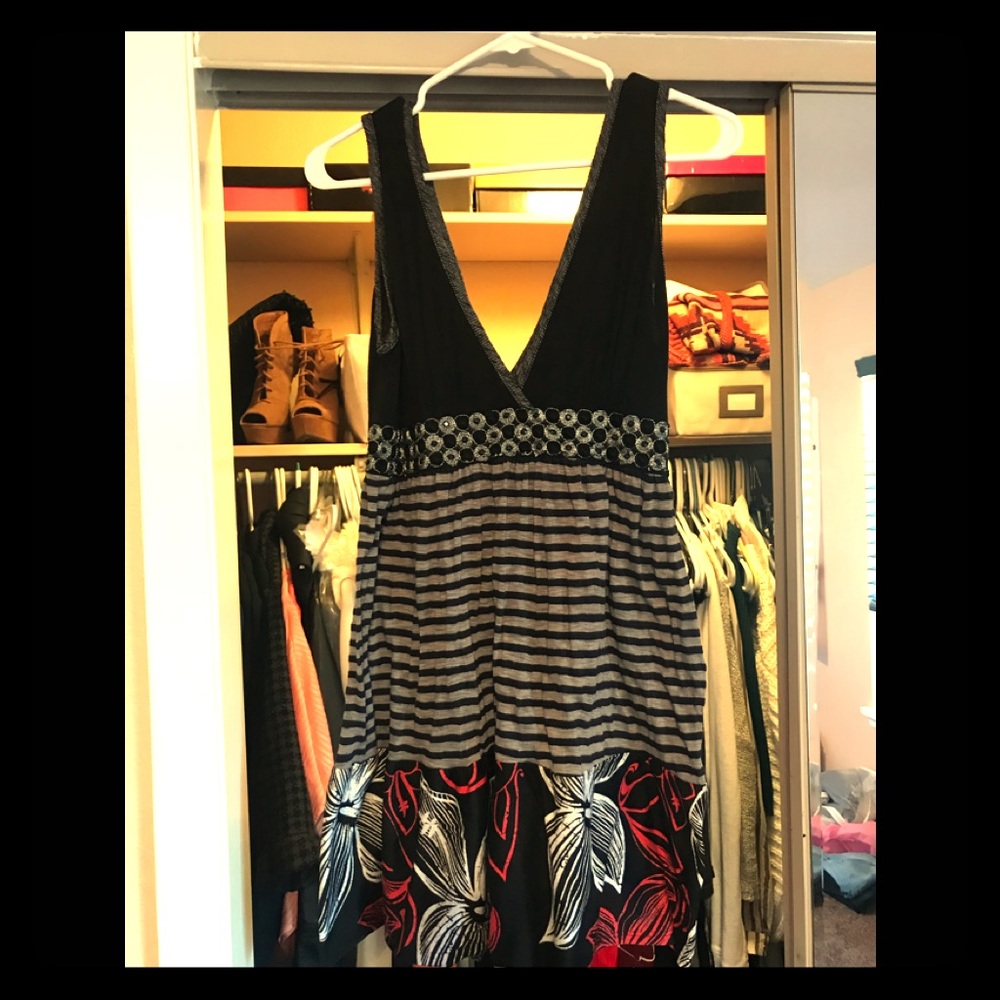 Women’s beautiful multi colored dress size medium